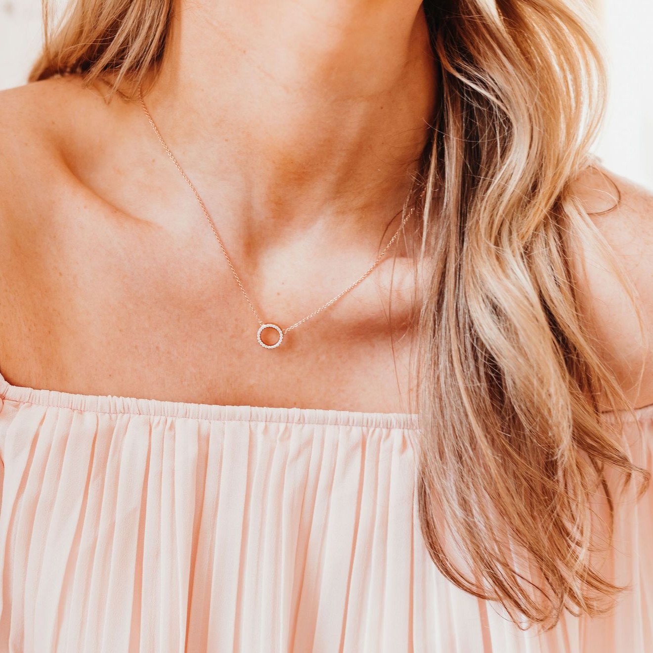 Chloe + Lois Slim Circle Necklace